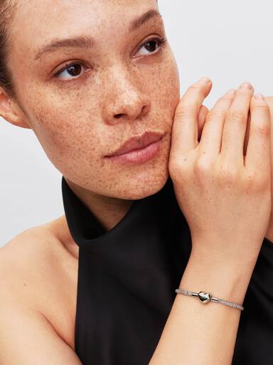 Bracciale Maglia Mesh con pietre luminose e Chiusura a Cuore