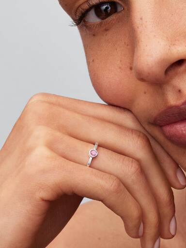 Anello Era Bezel con diamante creato in laboratorio rosa