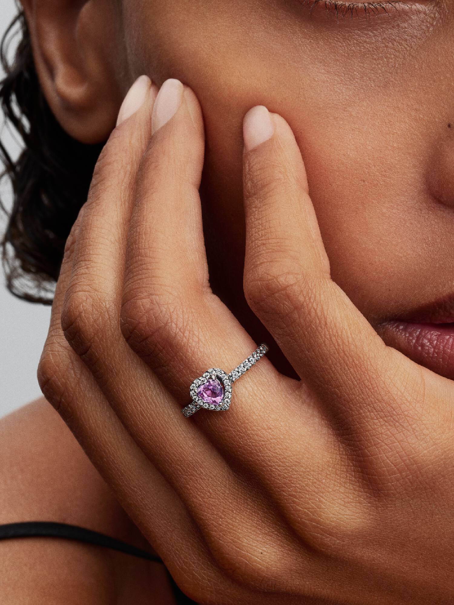 Anello Cuore in Rilievo Viola