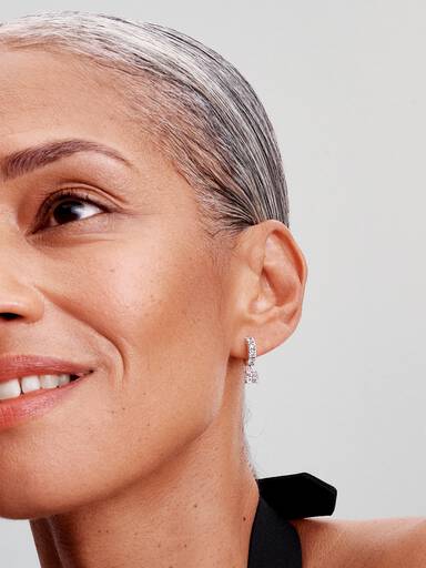 Orecchini Cerchi con Punto Luce e Pavè