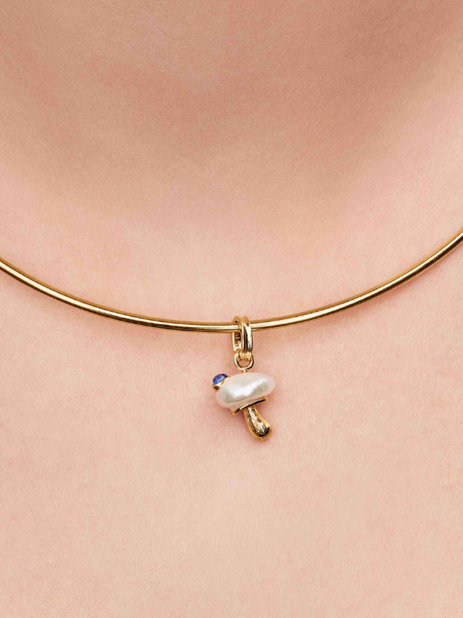 Charm Pendente Fungo con Perla Barocca d’Acqua Dolce Coltivata