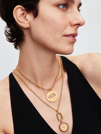 Pat McGrath, Charm Medallion The Beauty Mantra XL