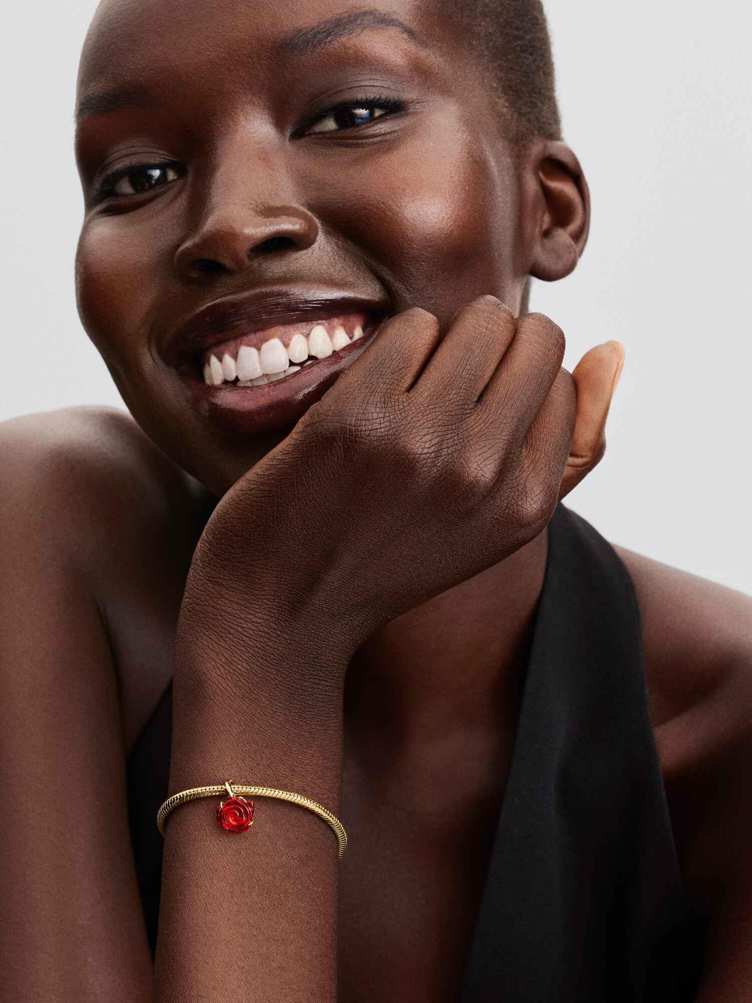 SOFEA Collana La Bella E La Bestia Con Rosa Rossa 3D Dorata - Ciondolo Riempito D'Oro - Gioiello Donna