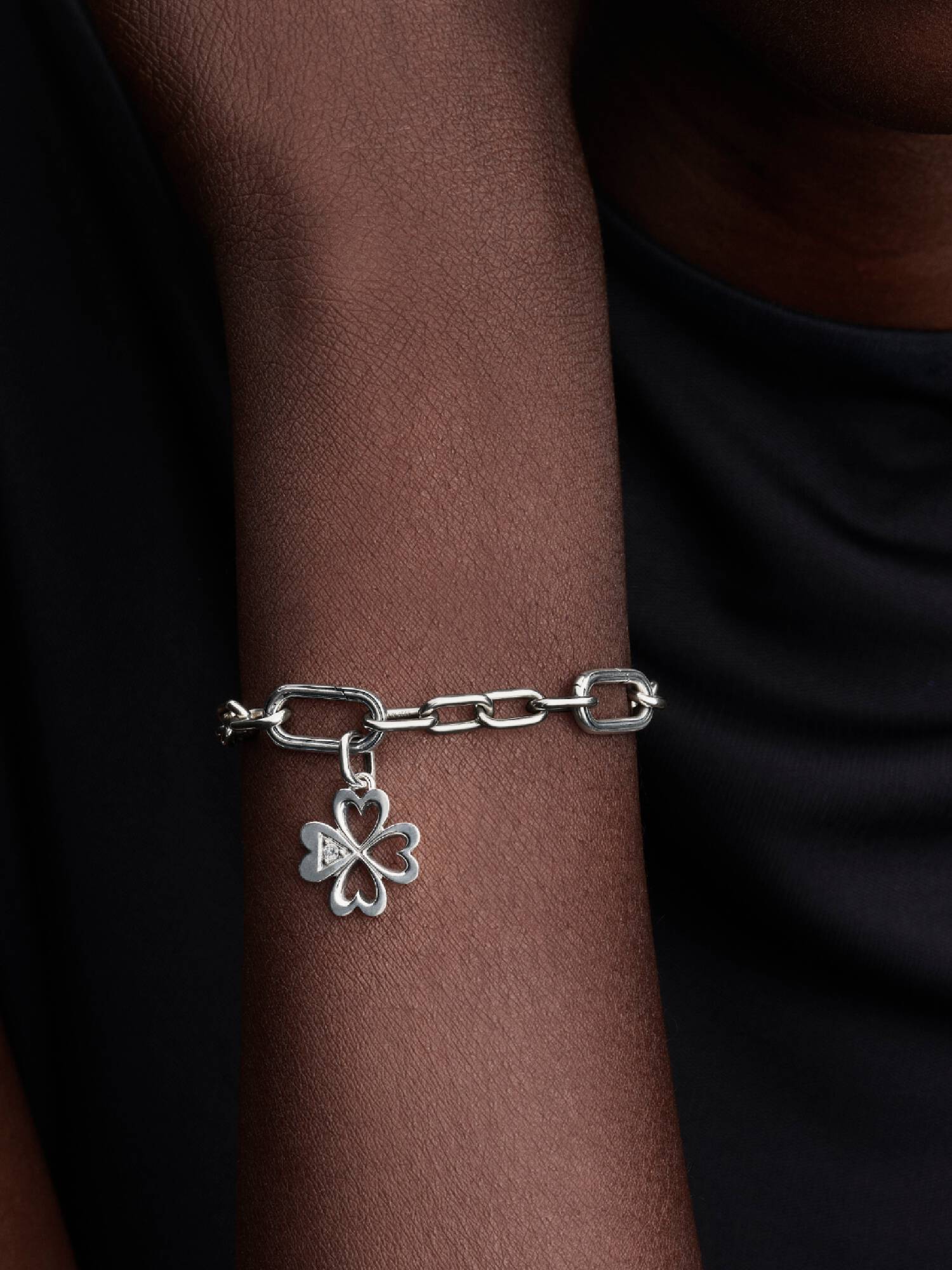Charm Medallion Quadrifoglio Pandora ME