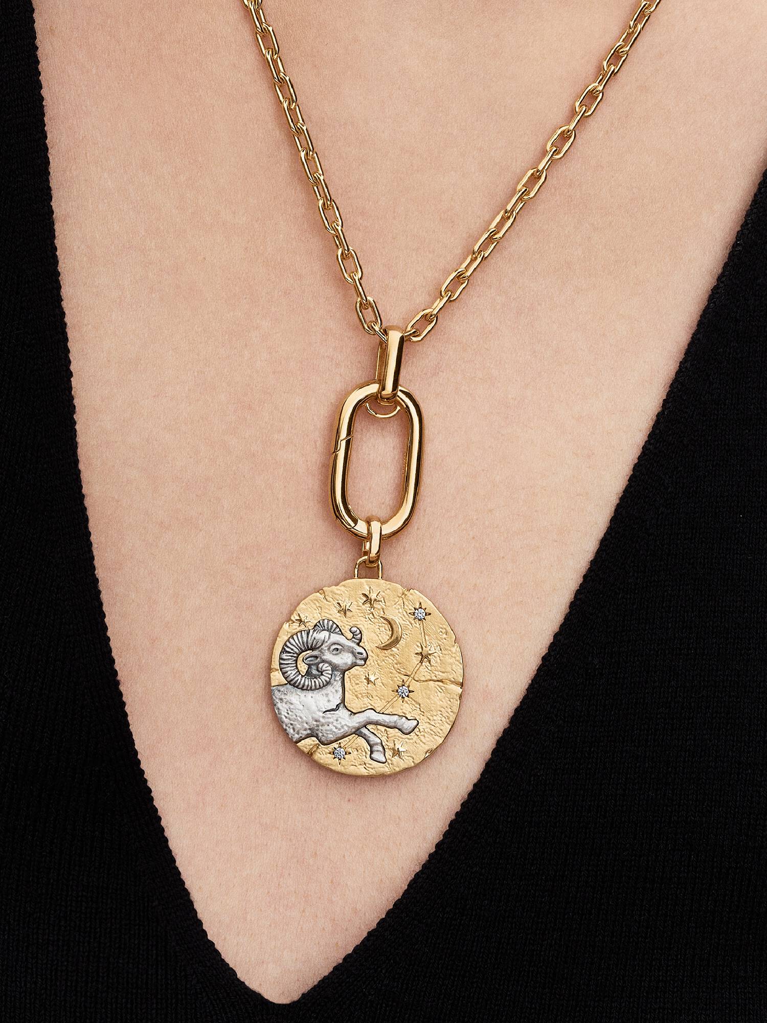 Charm Medallion XL Ariete "Acta Non Verba"