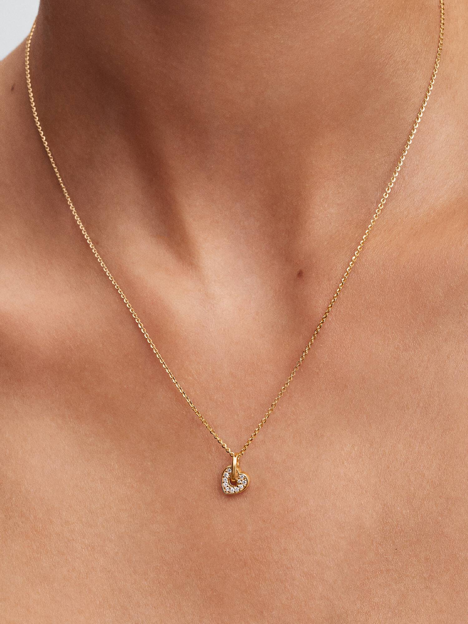 Collana Talisman Cuore in oro 14k con pavé di diamanti creati in laboratorio