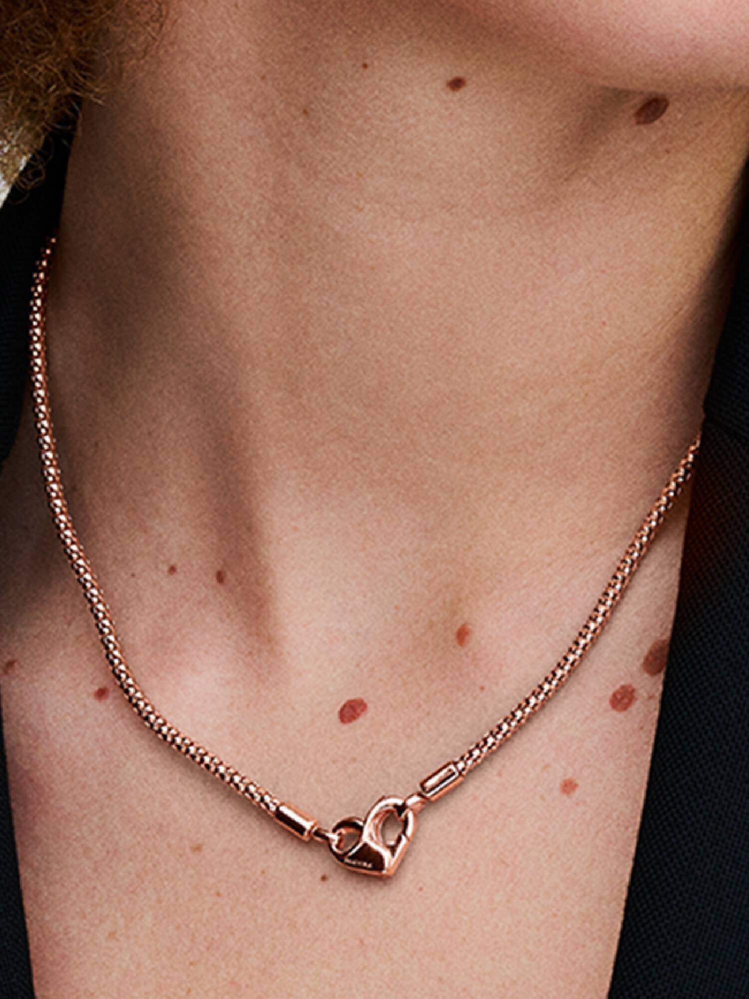 Collana Maglia Geometrica con Chiusura Moschettone a Cuore