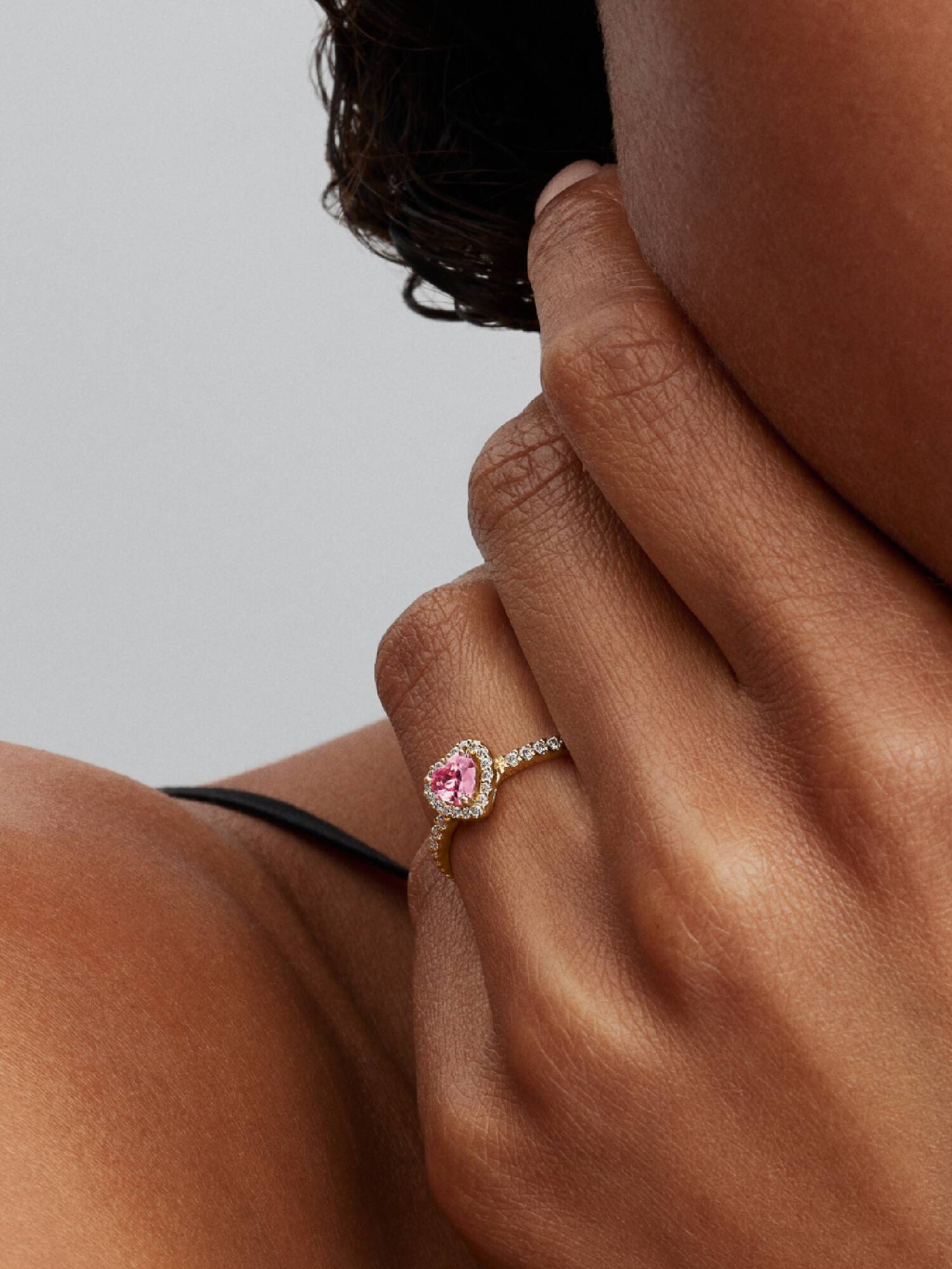 Anello Cuore in Rilievo Rosa
