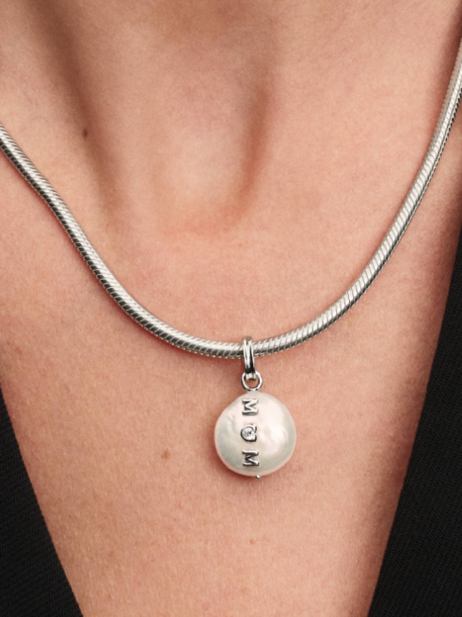 Charm Pendente Mamma con Perla Barocca d’Acqua Dolce Coltivata
