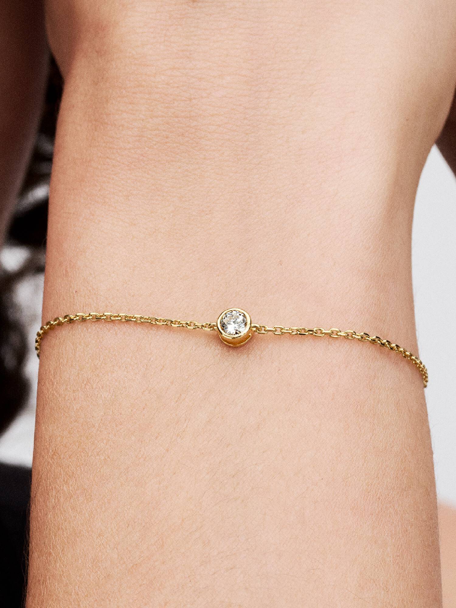 Bracciale Era Bezel in oro 14k con diamante creato in laboratorio