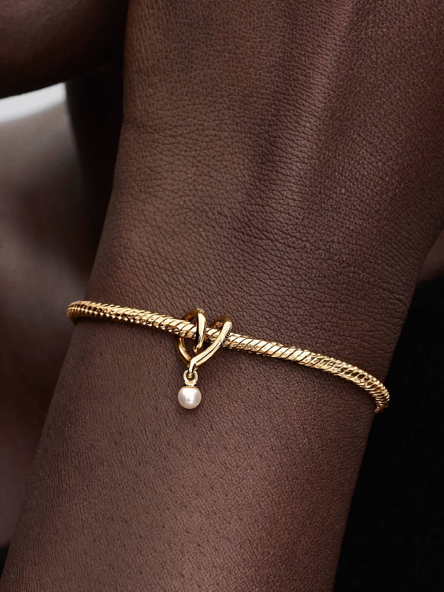 Charm Famiglia, Dove l'Amore è Infinito