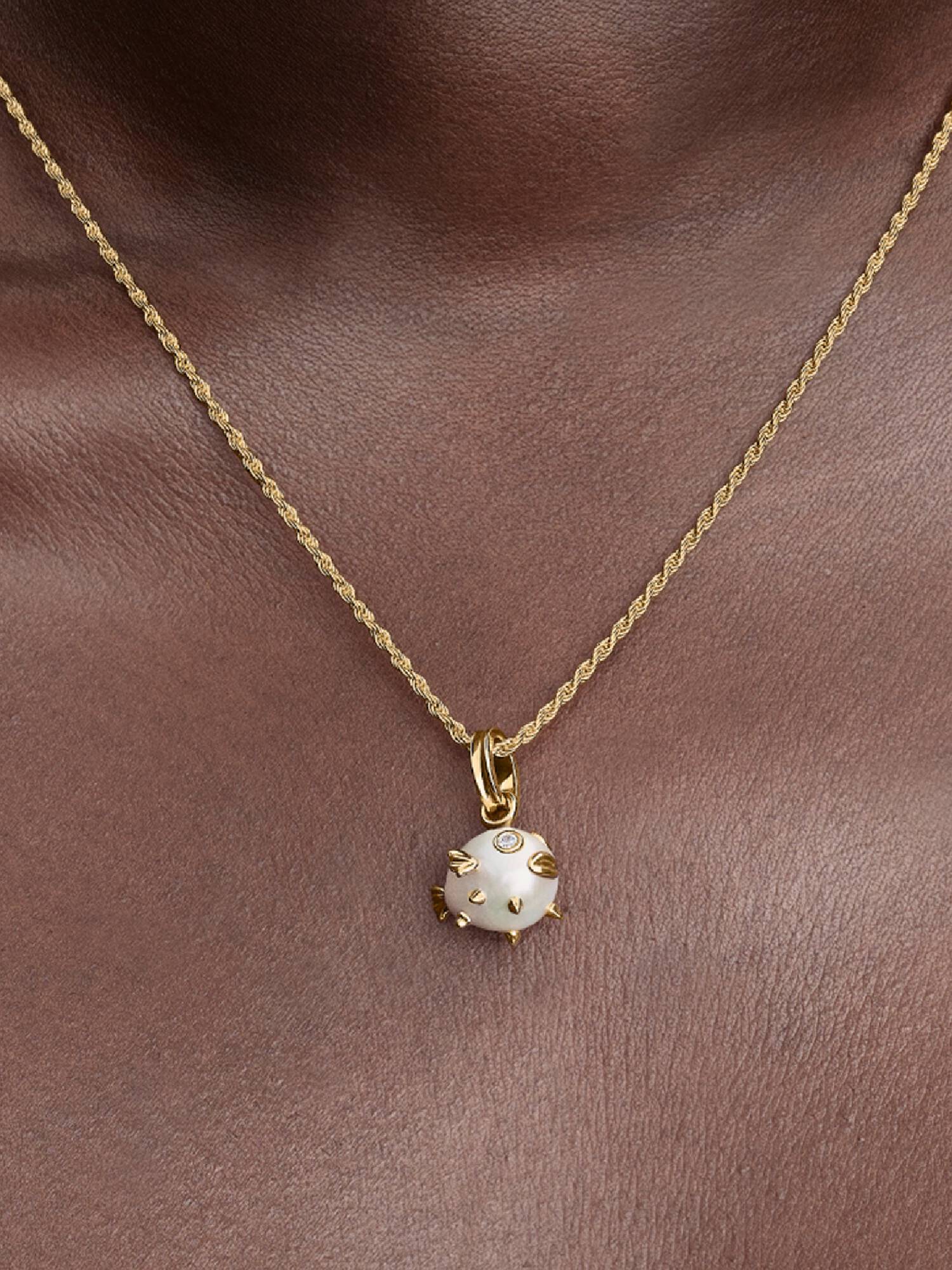 Charm Pendente Pesce Palla con Perla Barocca d’Acqua Dolce Coltivata