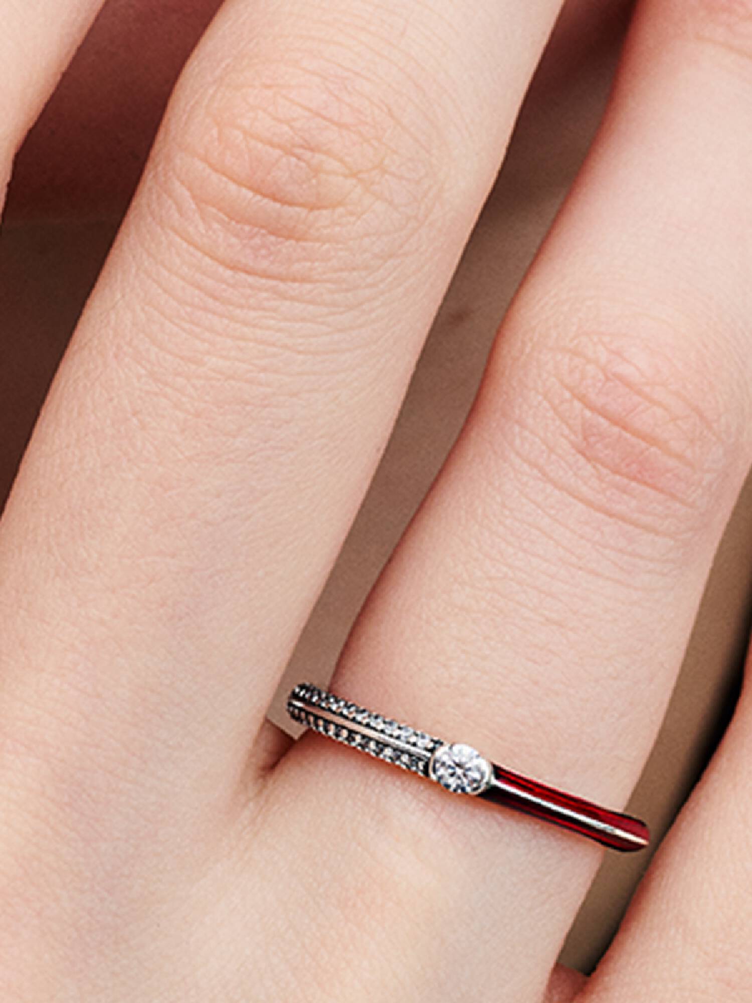 Anello Pietre Luminose & Smalto Rosso Pandora ME