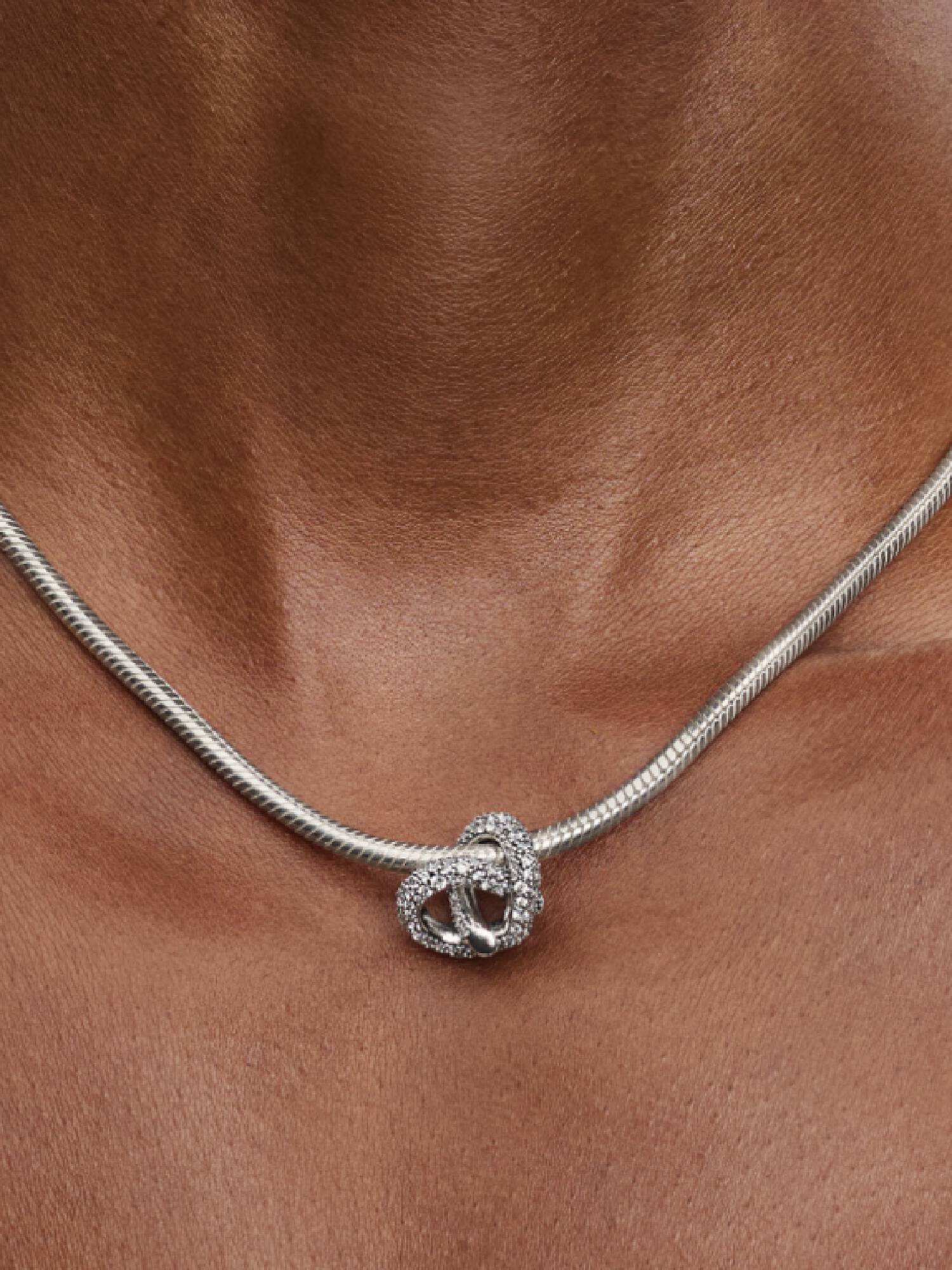 Charm Cuore Nodo Infinito e Pavè