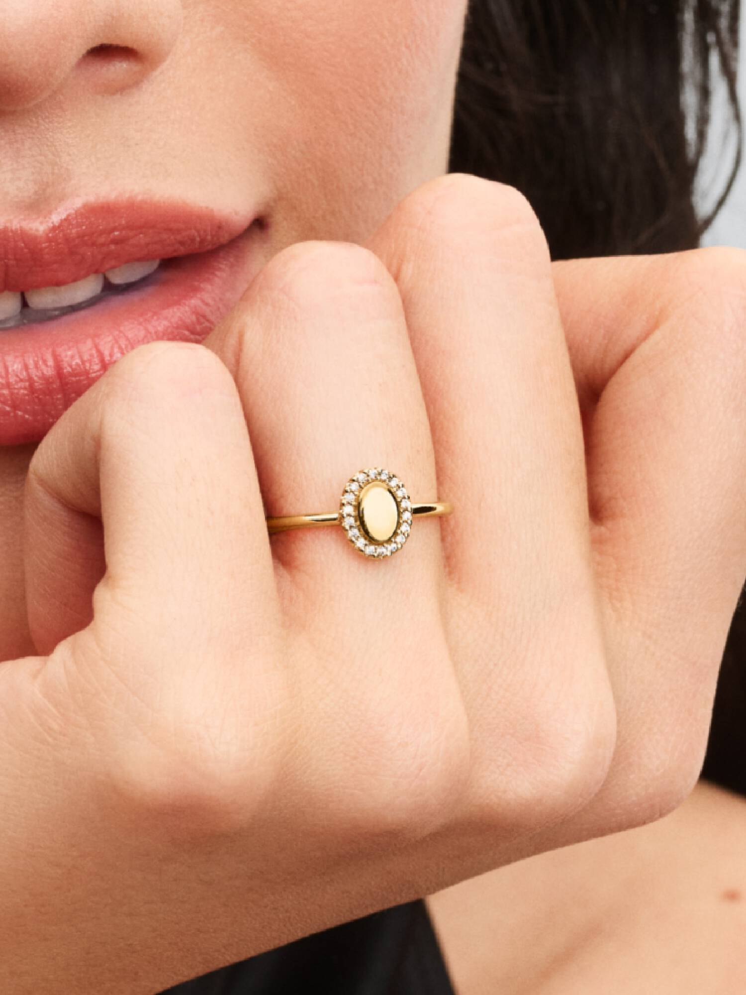 Anello Ovale e Pavè da incidere
