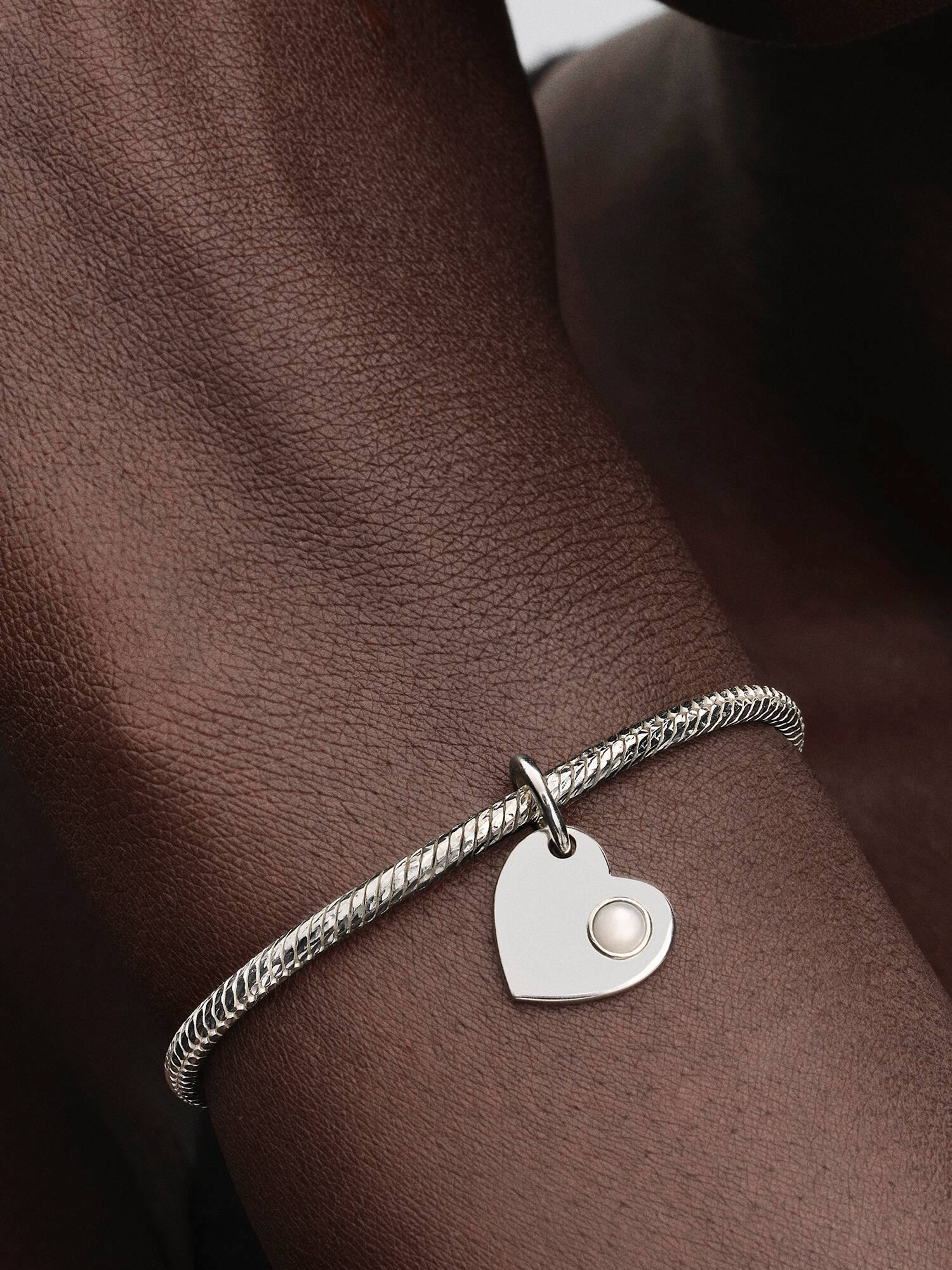 Charm Pendente Cuore con Pietra Bianca Madreperla Artificiale Giugno da incidere