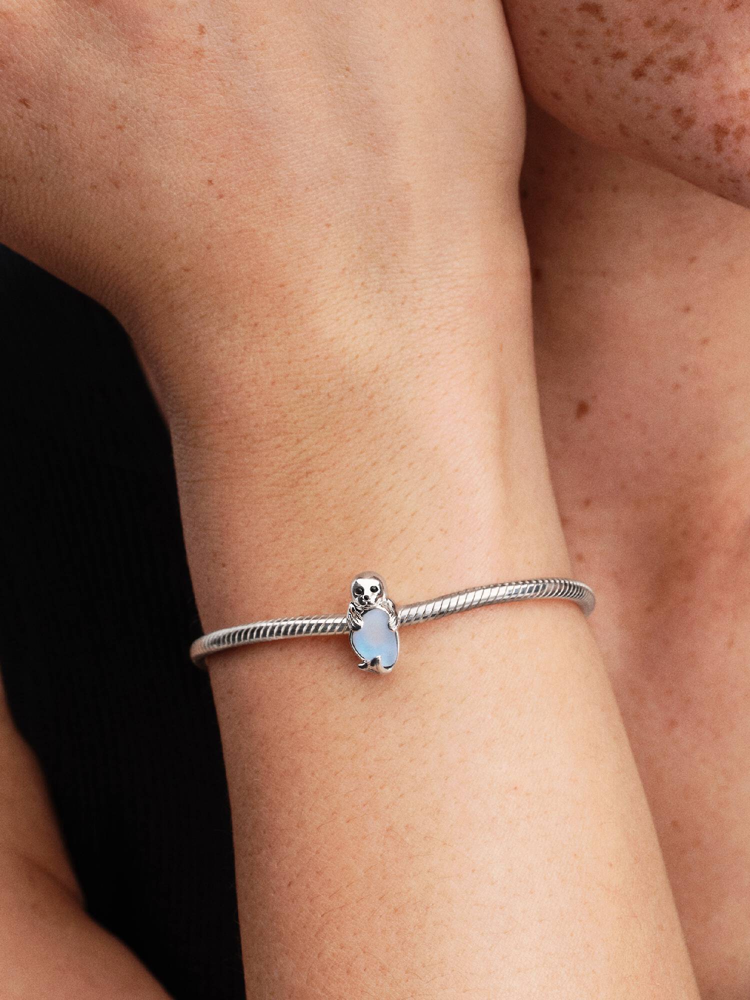 Charm Cucciolo di Foca "Hold Me Close"
