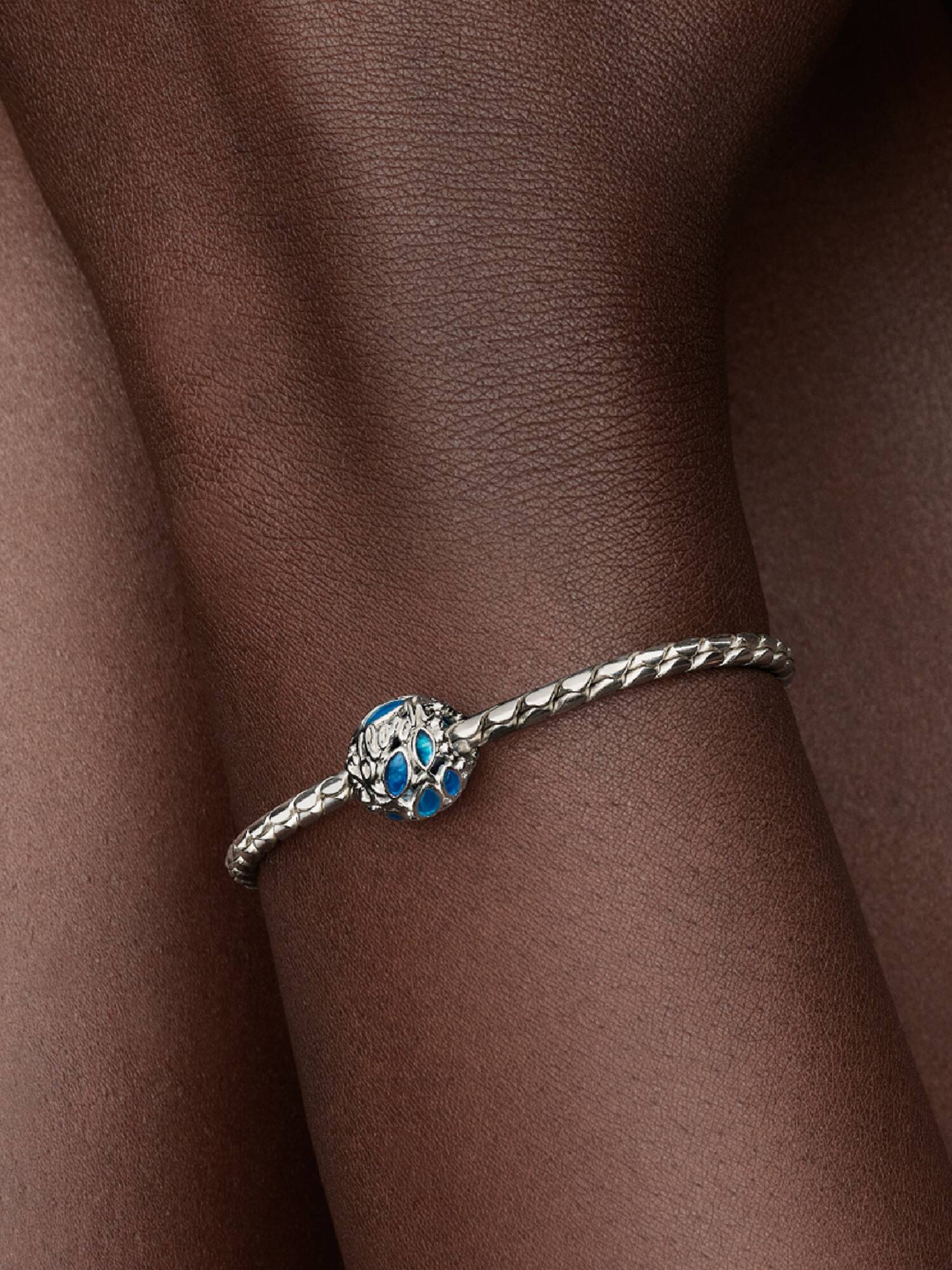 Charm Openwork Pesciolini nel mare 
