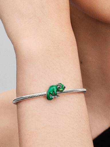 Streetculture Chameleon iguana lucertola salamandra geco - Charm in argento 925 con ciondolo in argento Sterling, B/H/T ca.: 12 x 27 x 3 mm / Loch 4.6 mm Streetculture Chameleon iguana lucertola salamandra geco - Charm in argento 925 con ciondolo in argento Sterling, B/H/T ca.: 12 x 27 x 3 mm / Loch 4.6 mm