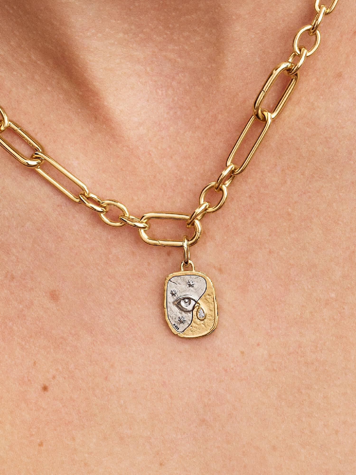 Charm Medallion Occhio "Nosce Te Ipsum"