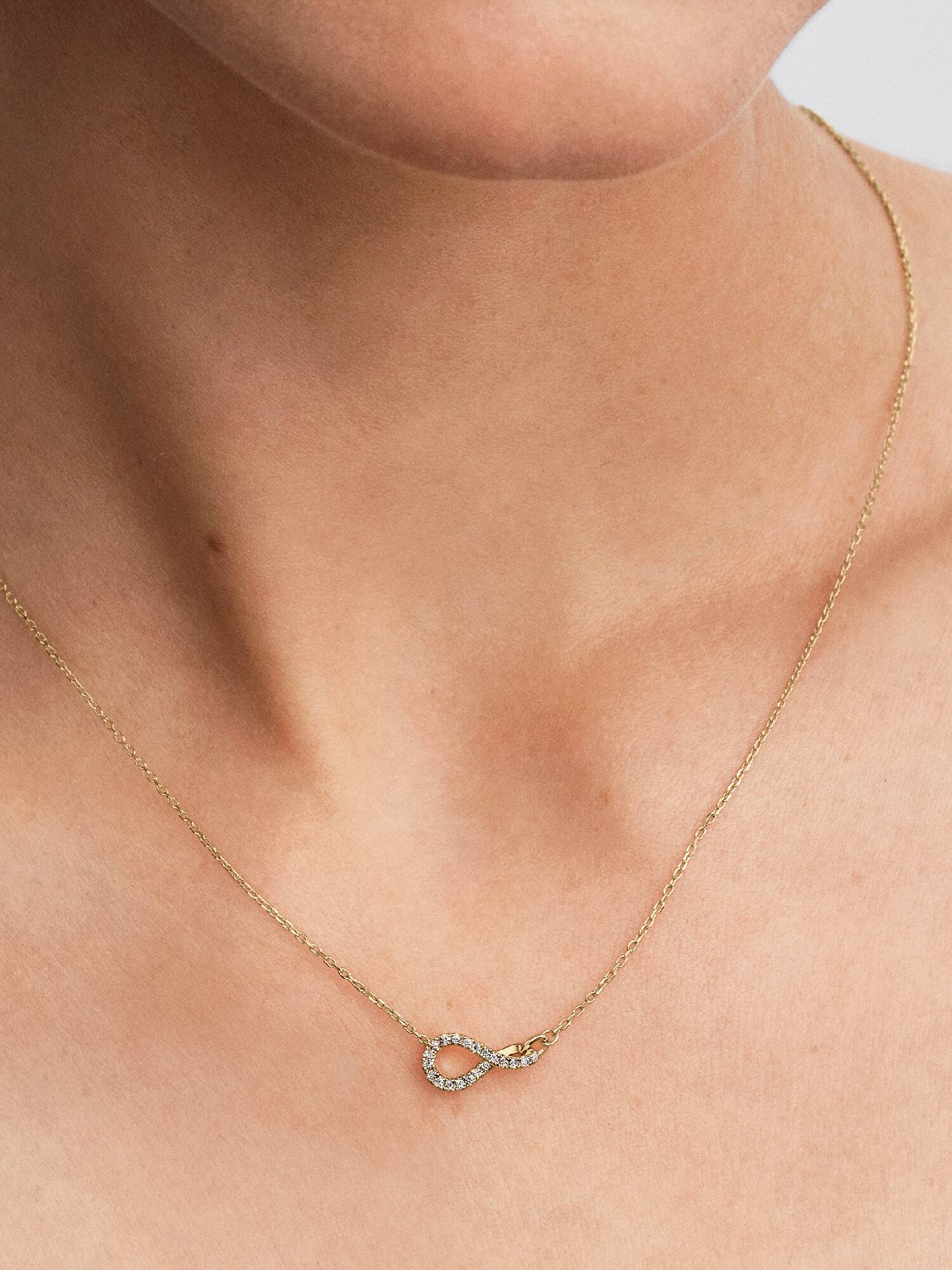 Collana Infinite Pavé in oro 14k con diamanti creati in laboratorio