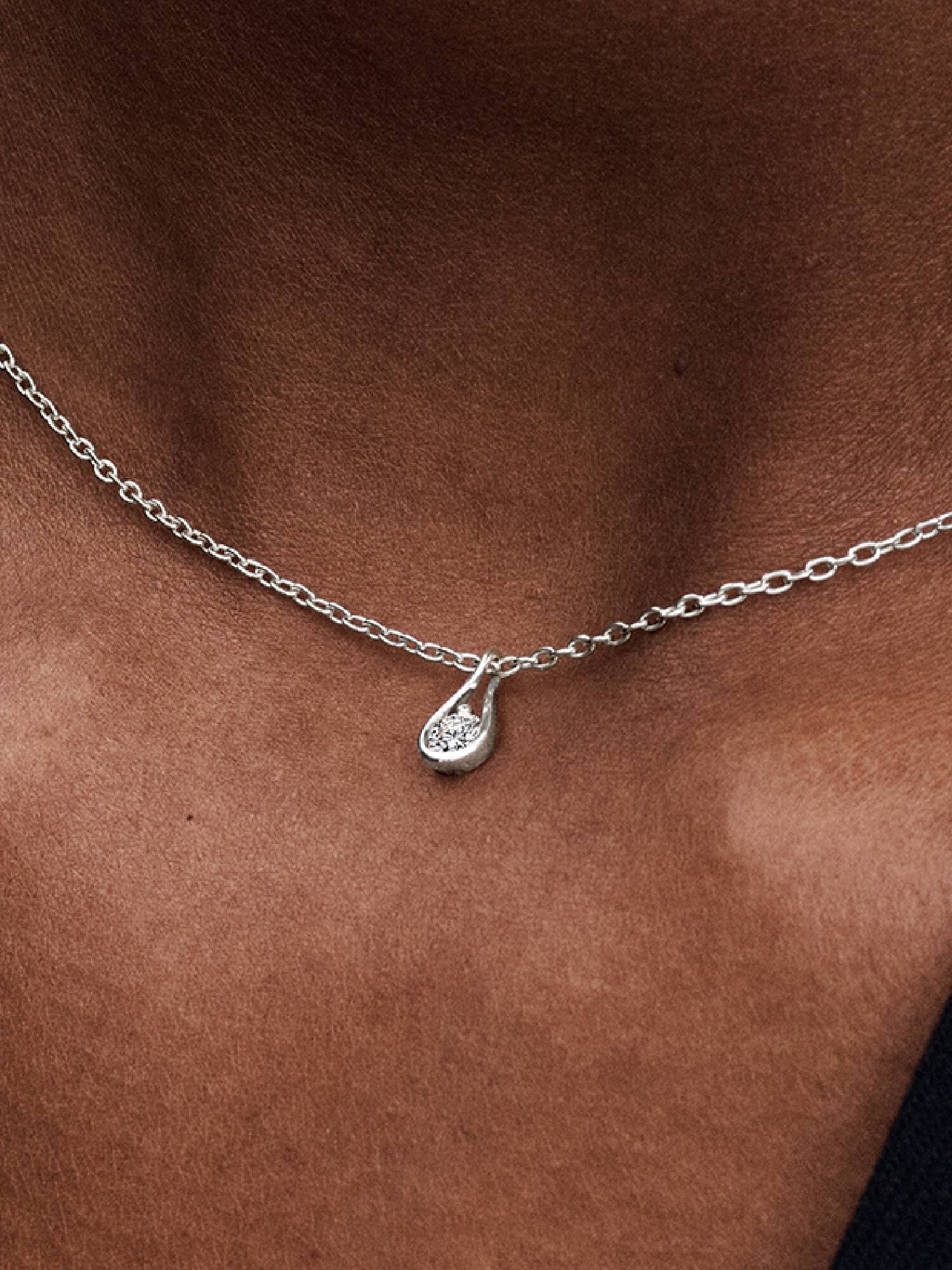 Collana Infinite con diamante creato in laboratorio