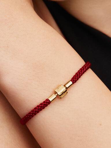 Bracciale in Corda Rossa con Chiusura a Barile