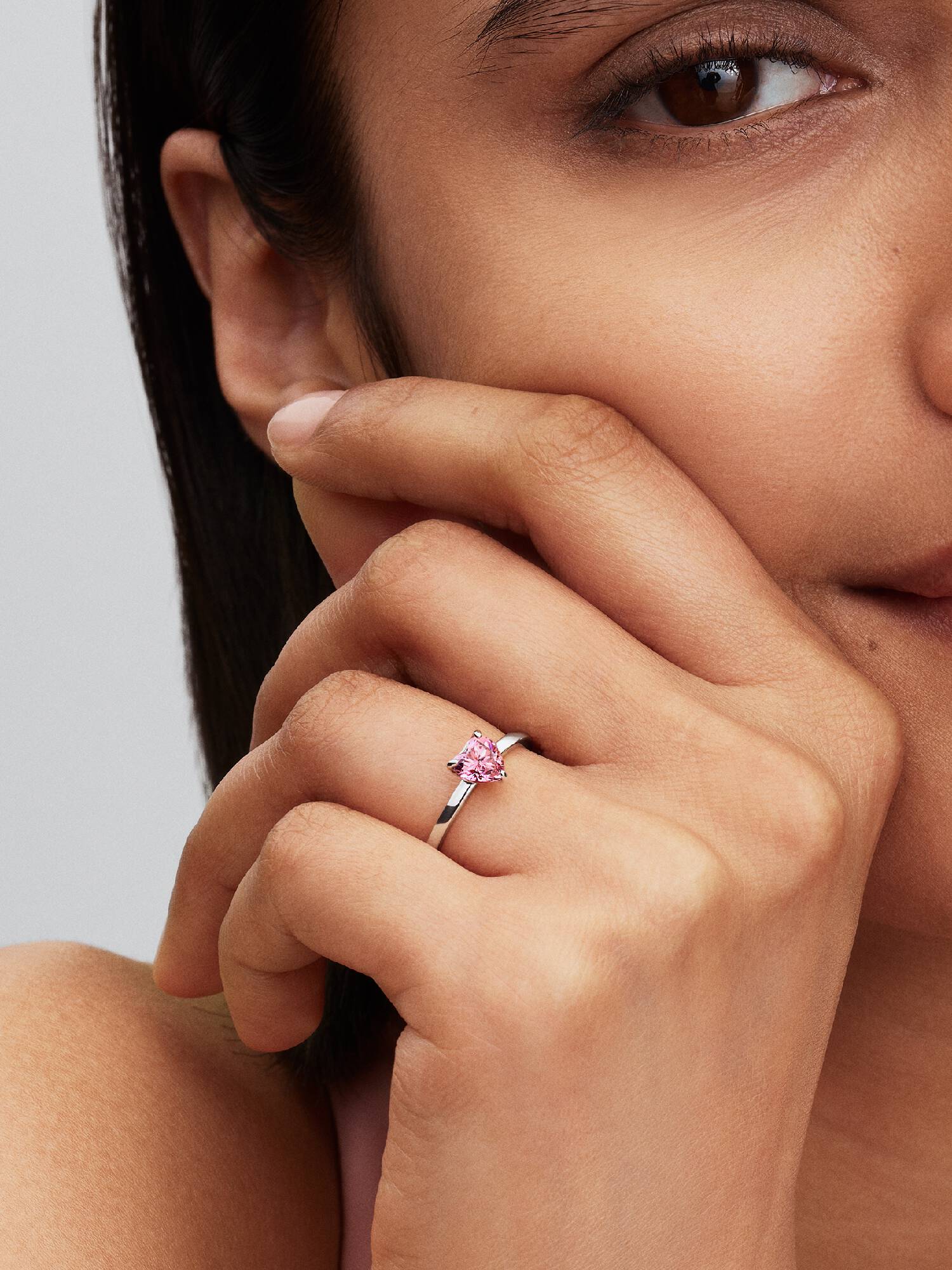 Anello Solitario con Pietra Cuore Rosa