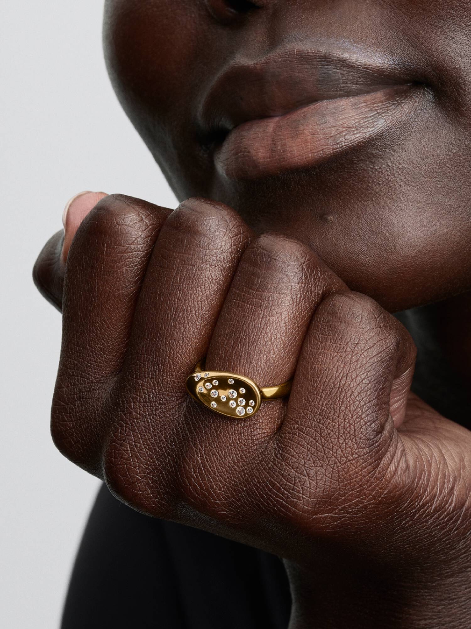 Anello Sigillo con Pietre Luminose