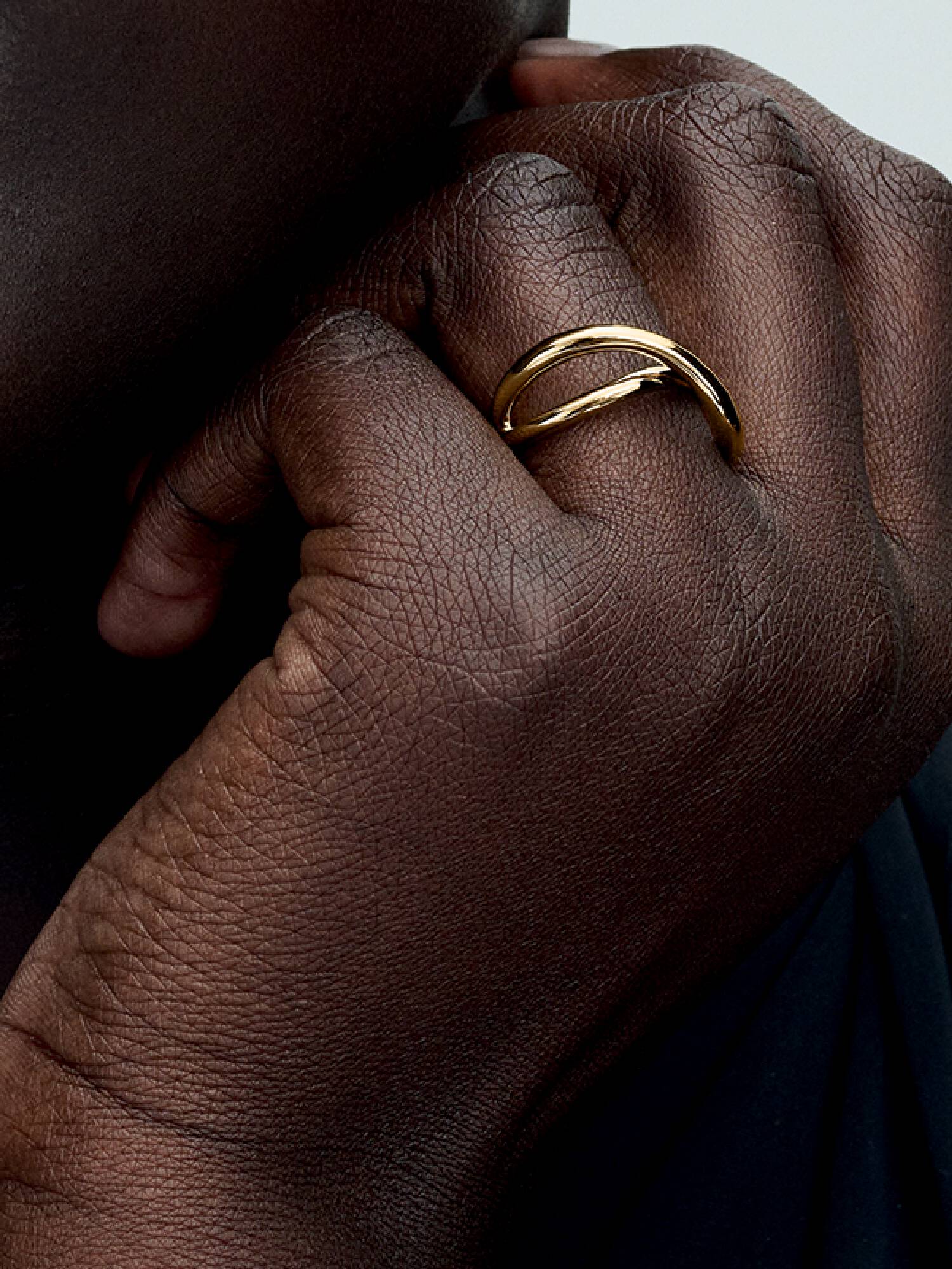 Anello Infinito Linea Sinuosa