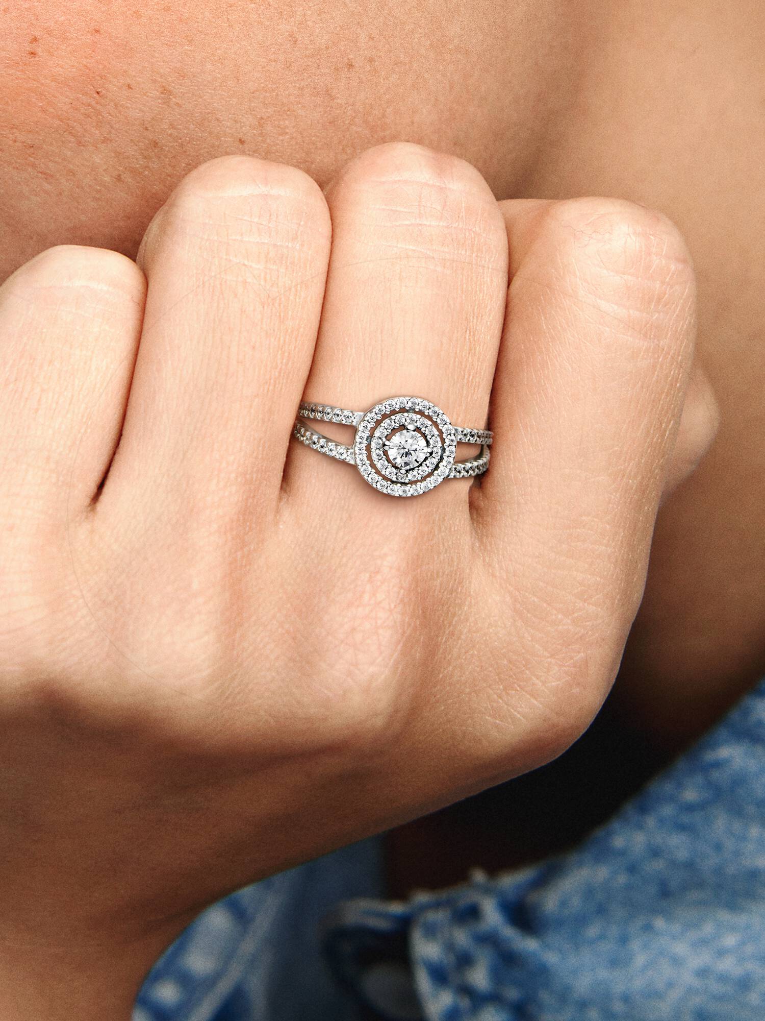 Anello Eleganza Senza Tempo