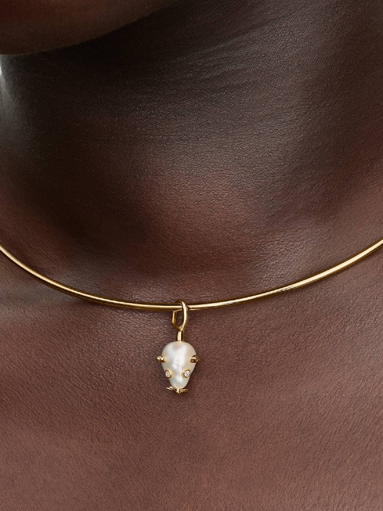 Charm Pendente Topolino con Perla Barocca d’Acqua Dolce Coltivata