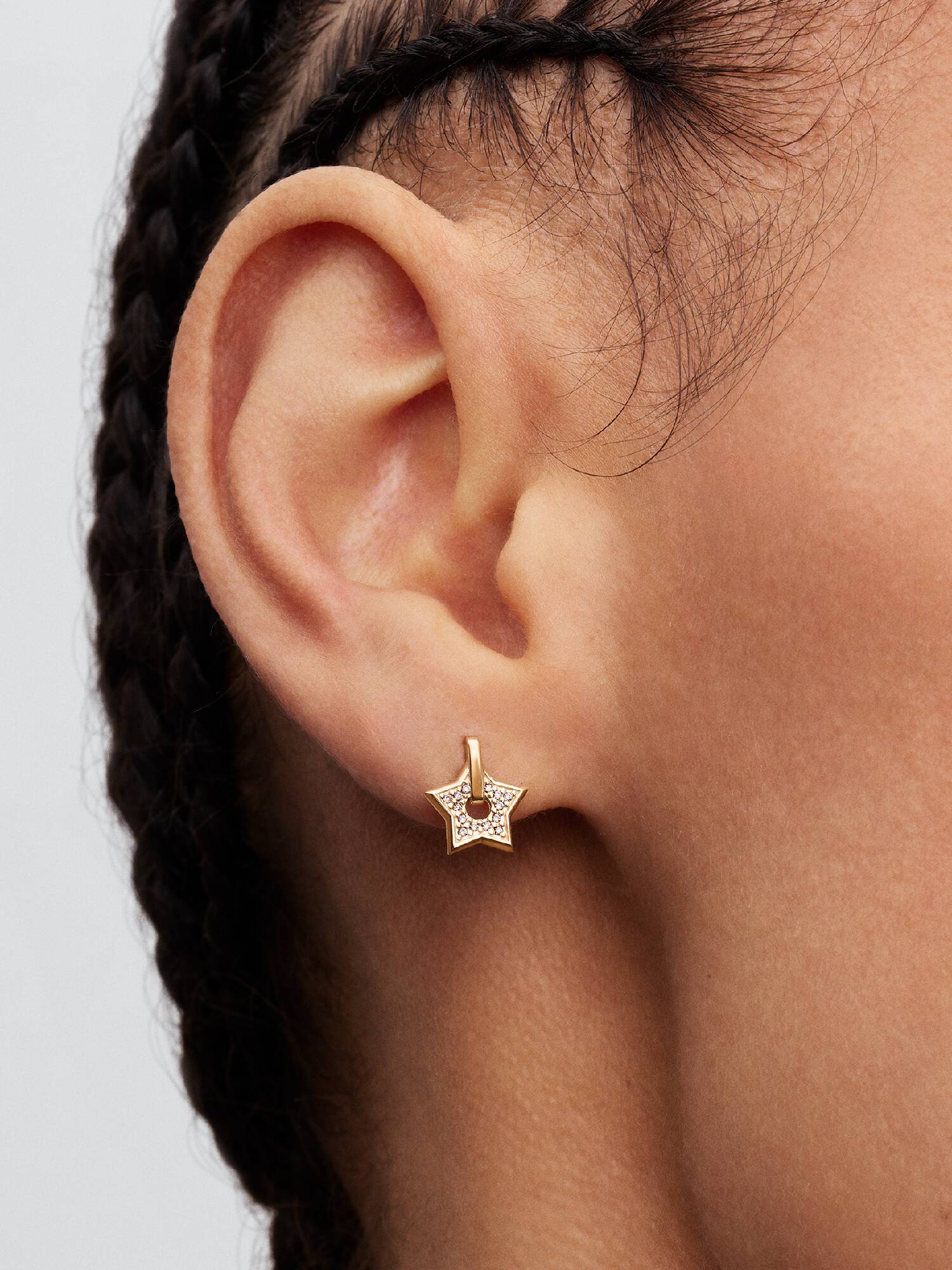 Orecchini Talisman Stella in oro 14k con pavé di diamanti creati in laboratorio