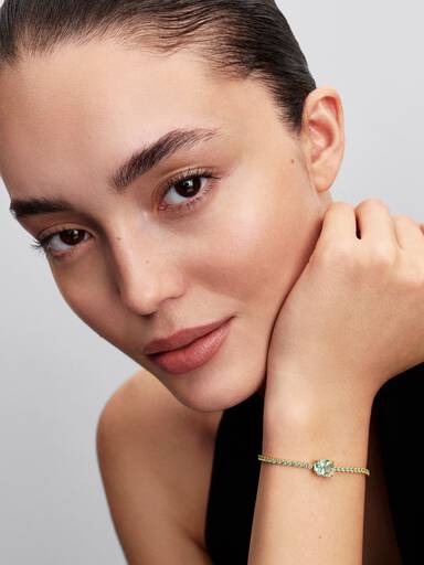 Bridgerton, Bracciale Tennis regolabile con Cristalli Verdi e Farfalla