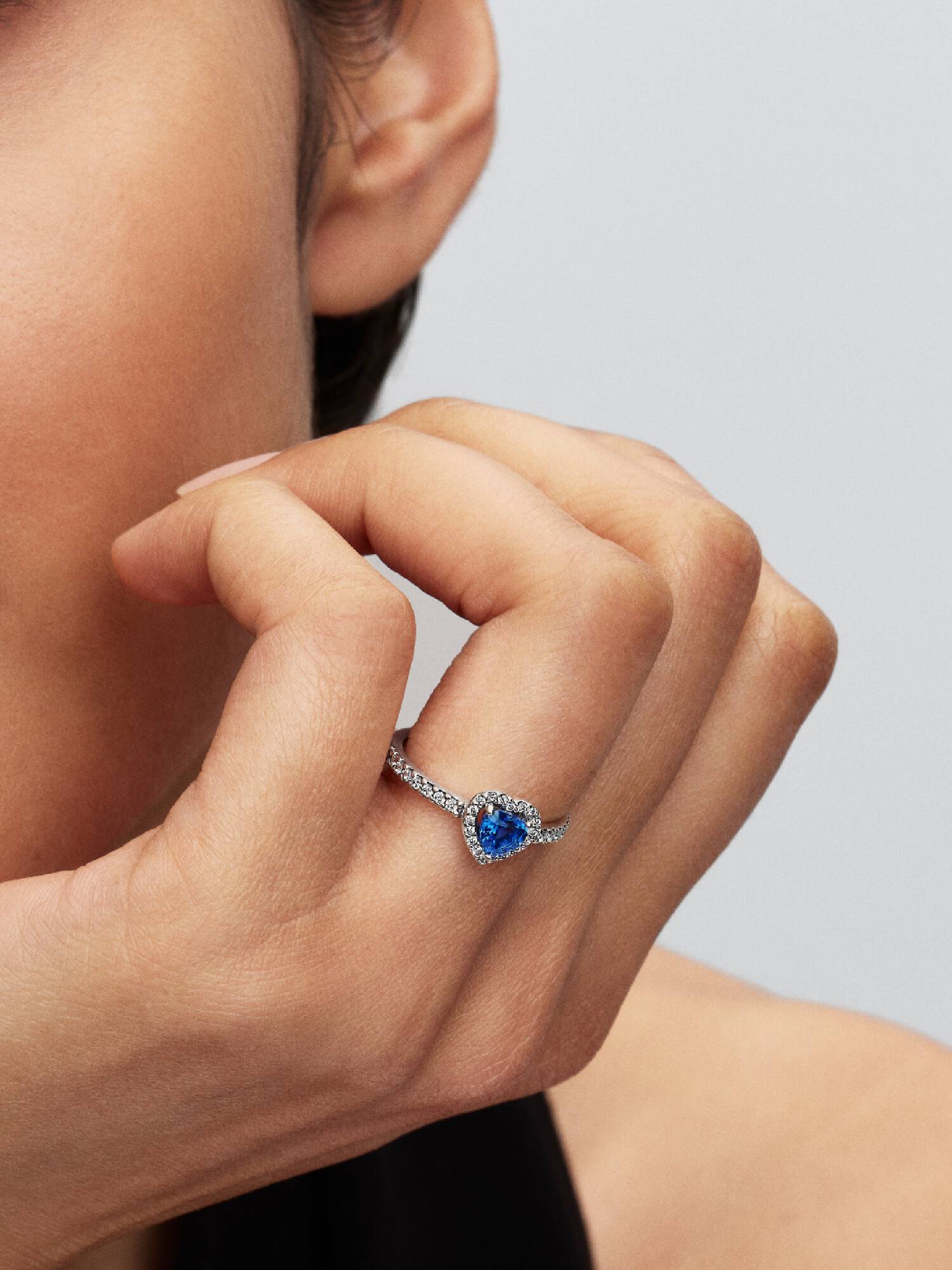 Anello Cuore in Rilievo Blu Intenso