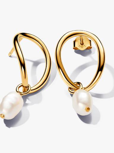 Orecchini Linea Sinuosa Circolare con Perla d'Acqua Dolce Coltivata Pendente | Finura in Oro | Pandora Orecchini Linea Sinuosa Circolare con Perla d'Acqua Dolce Coltivata Pendente | Finura in Oro | Pandora