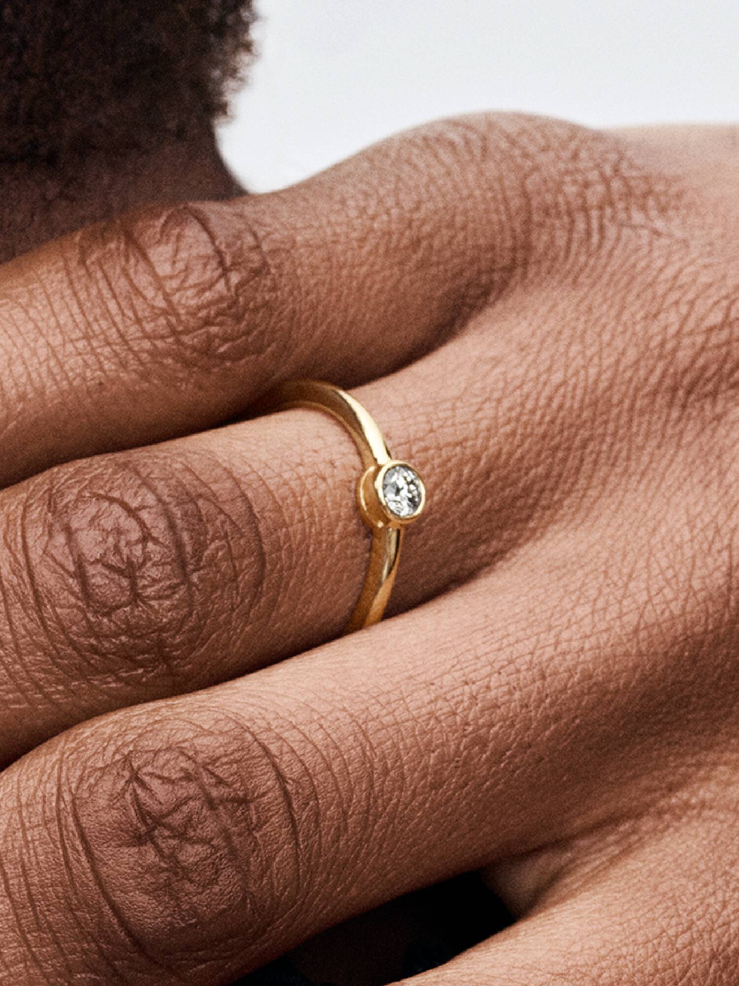 Anello Era Bezel in oro 14k con diamante creato in laboratorio