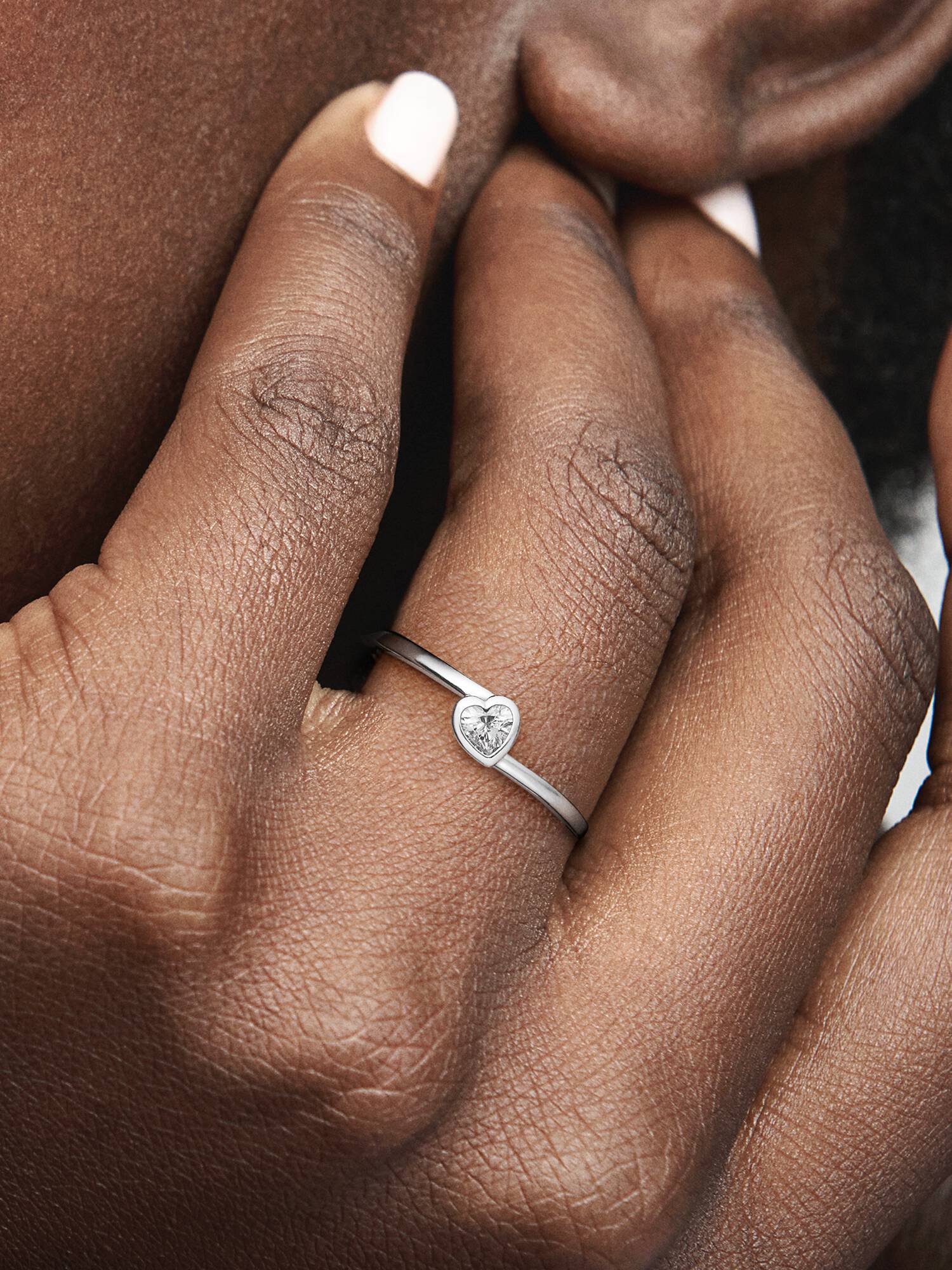 Anello Cuore Inclinato