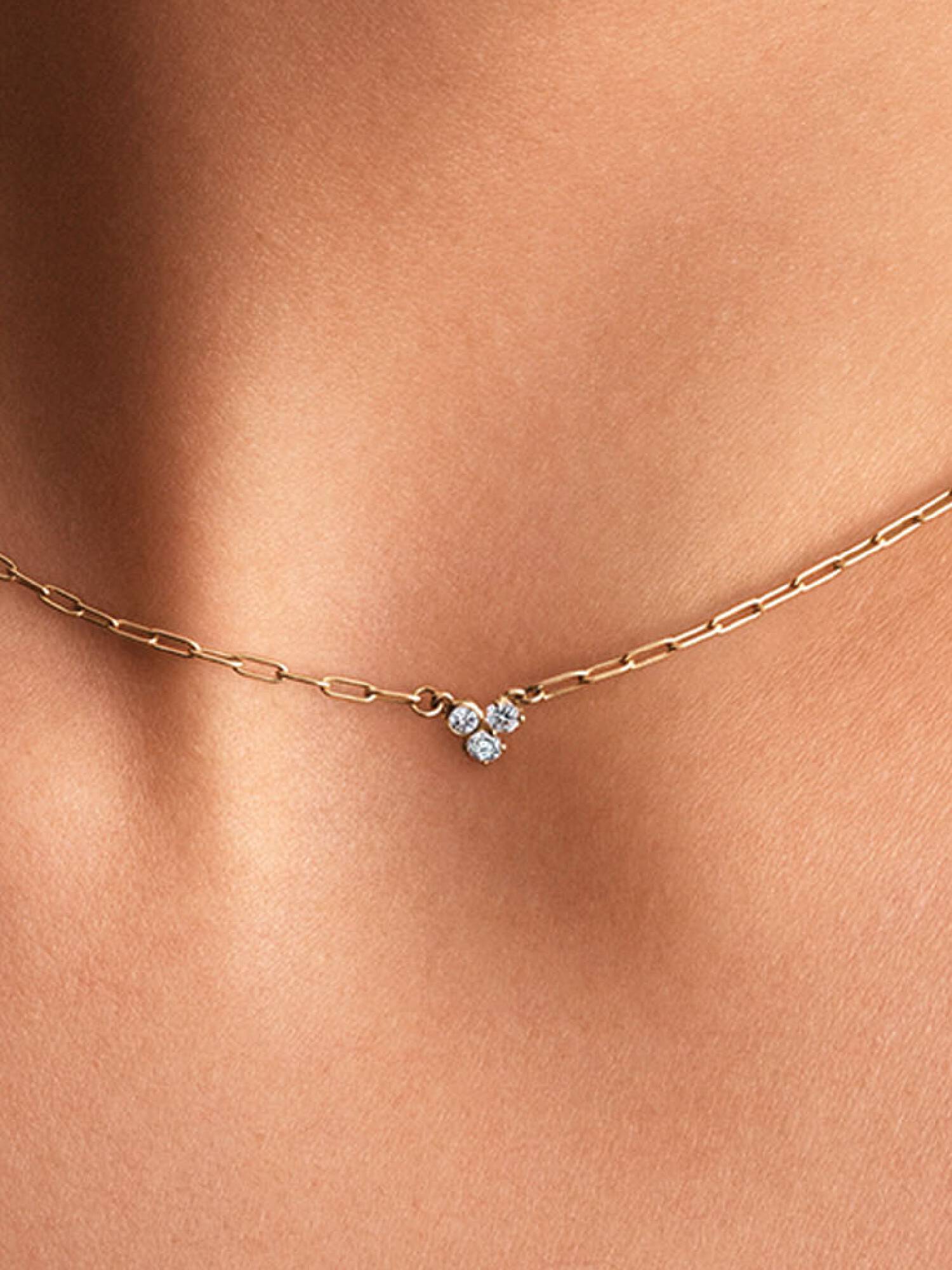Collana Era in oro 14k con tre diamanti creati in laboratorio