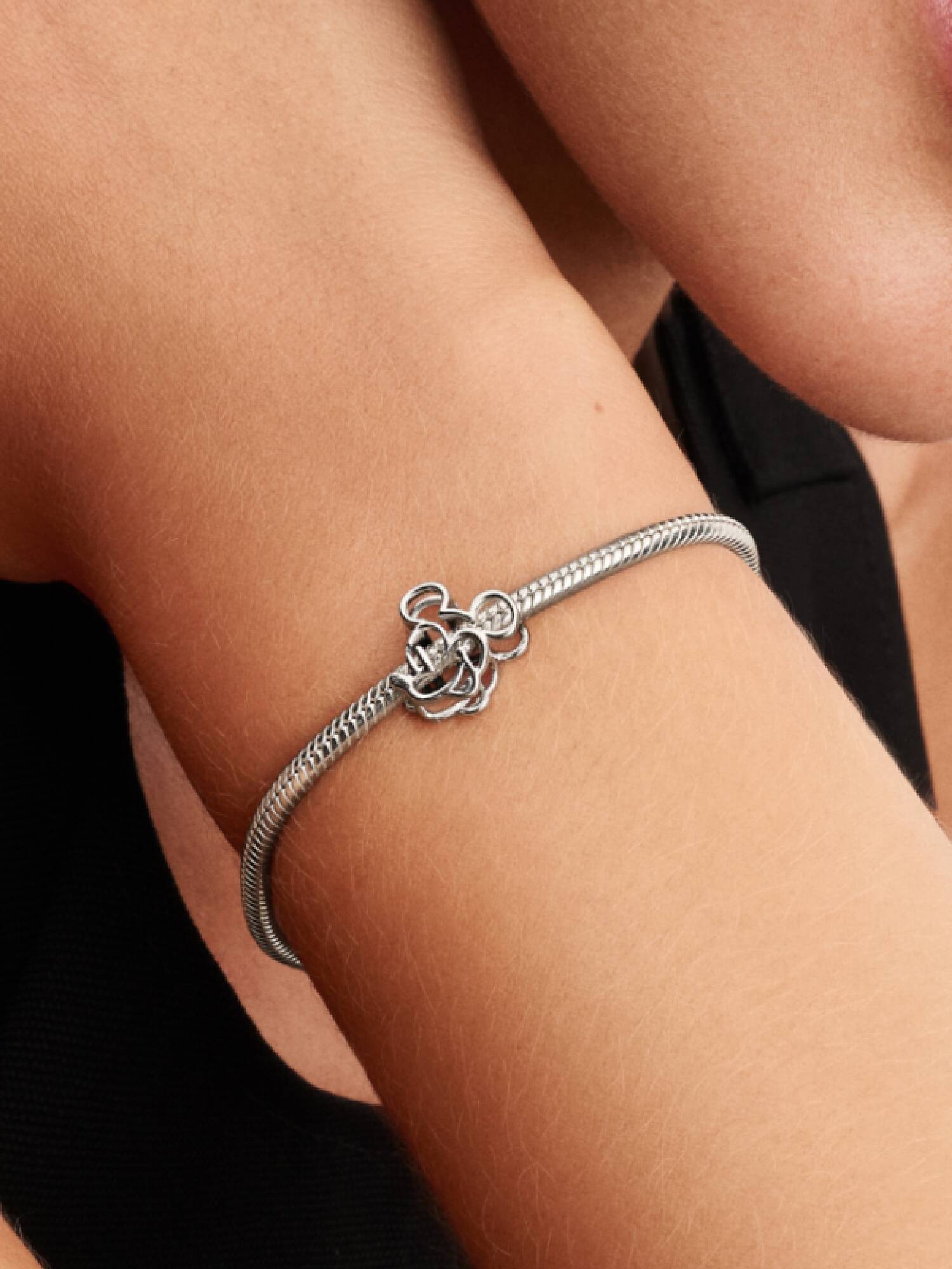 Disney, Openwork Mickey Mouse