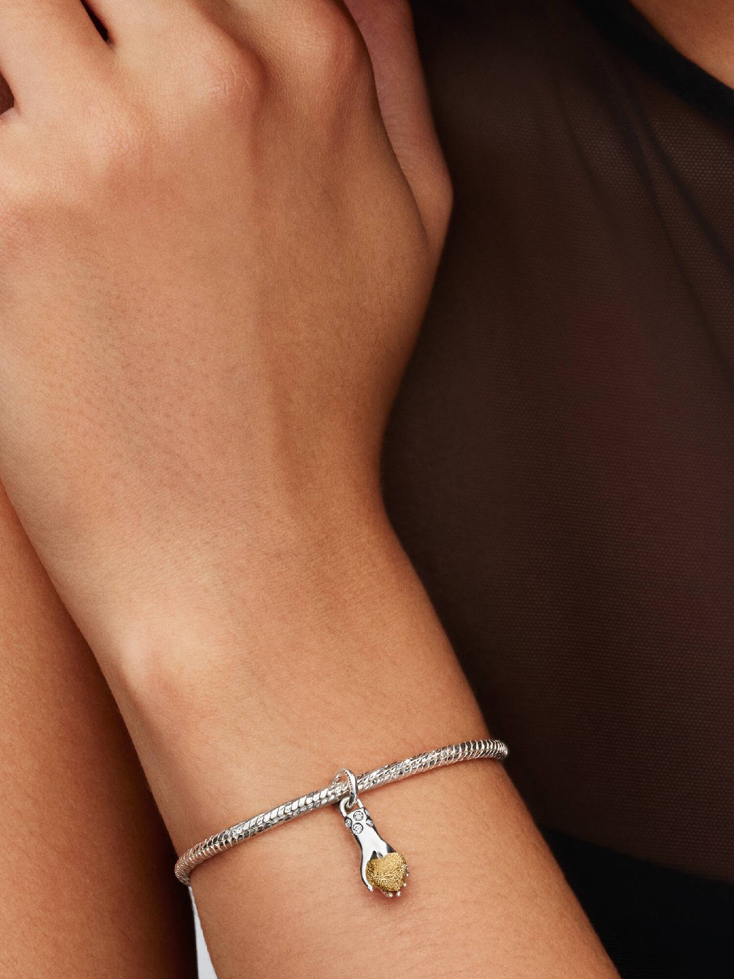 Pat McGrath, Charm Pendente The Hand of Love Bicolore