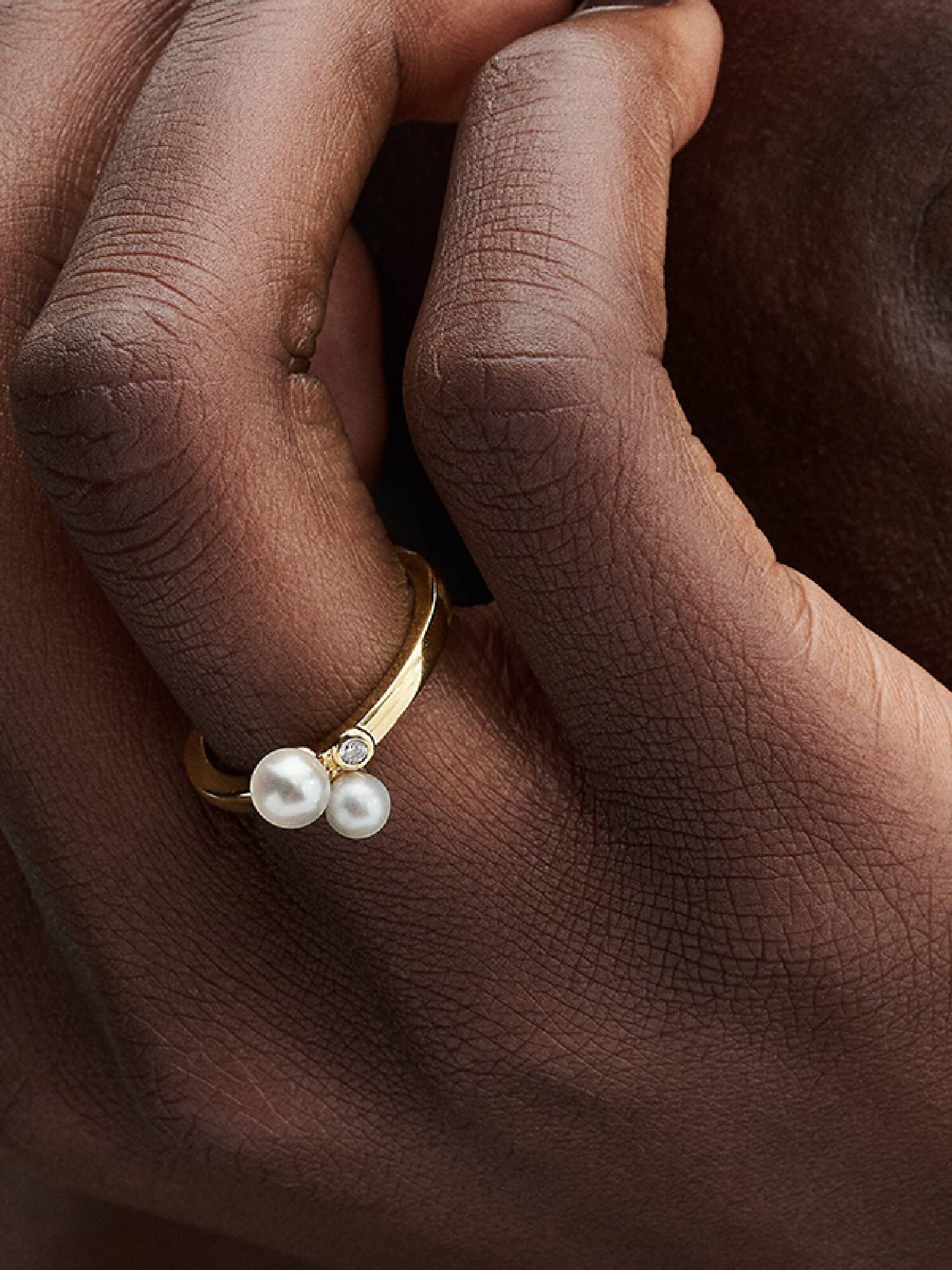 Anello Perle d'Acqua Dolce Coltivate e Punto Luce