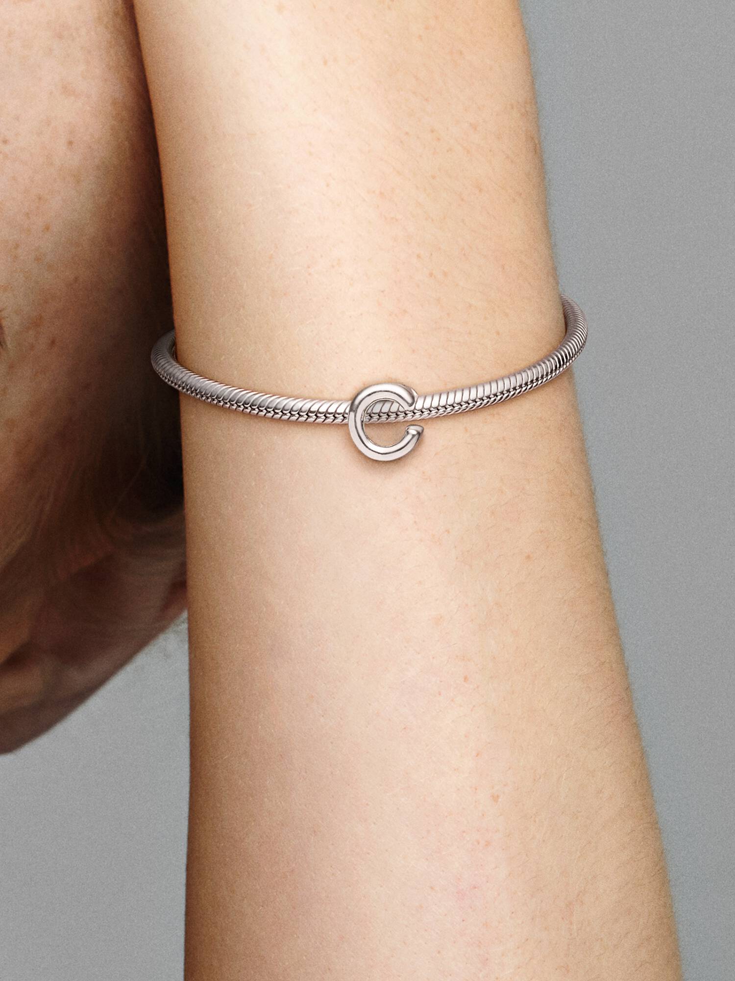 Charm Lettera C