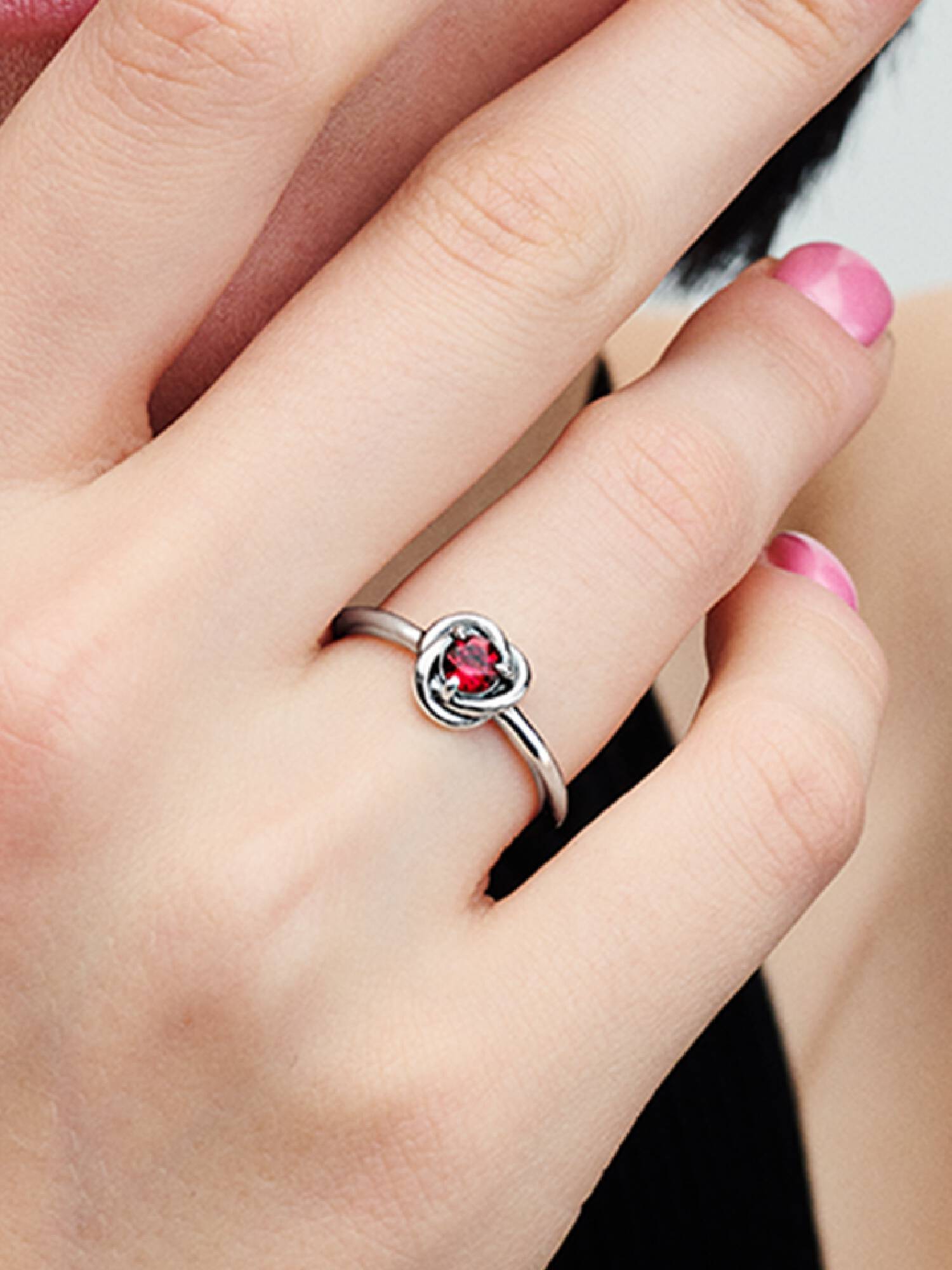 Anello Cerchio Eterno Rosso Luglio