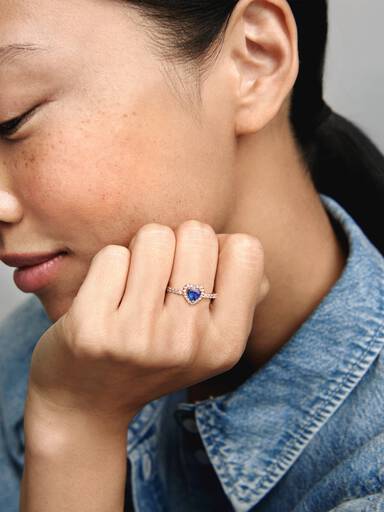 Anello Cuore in Rilievo Blu