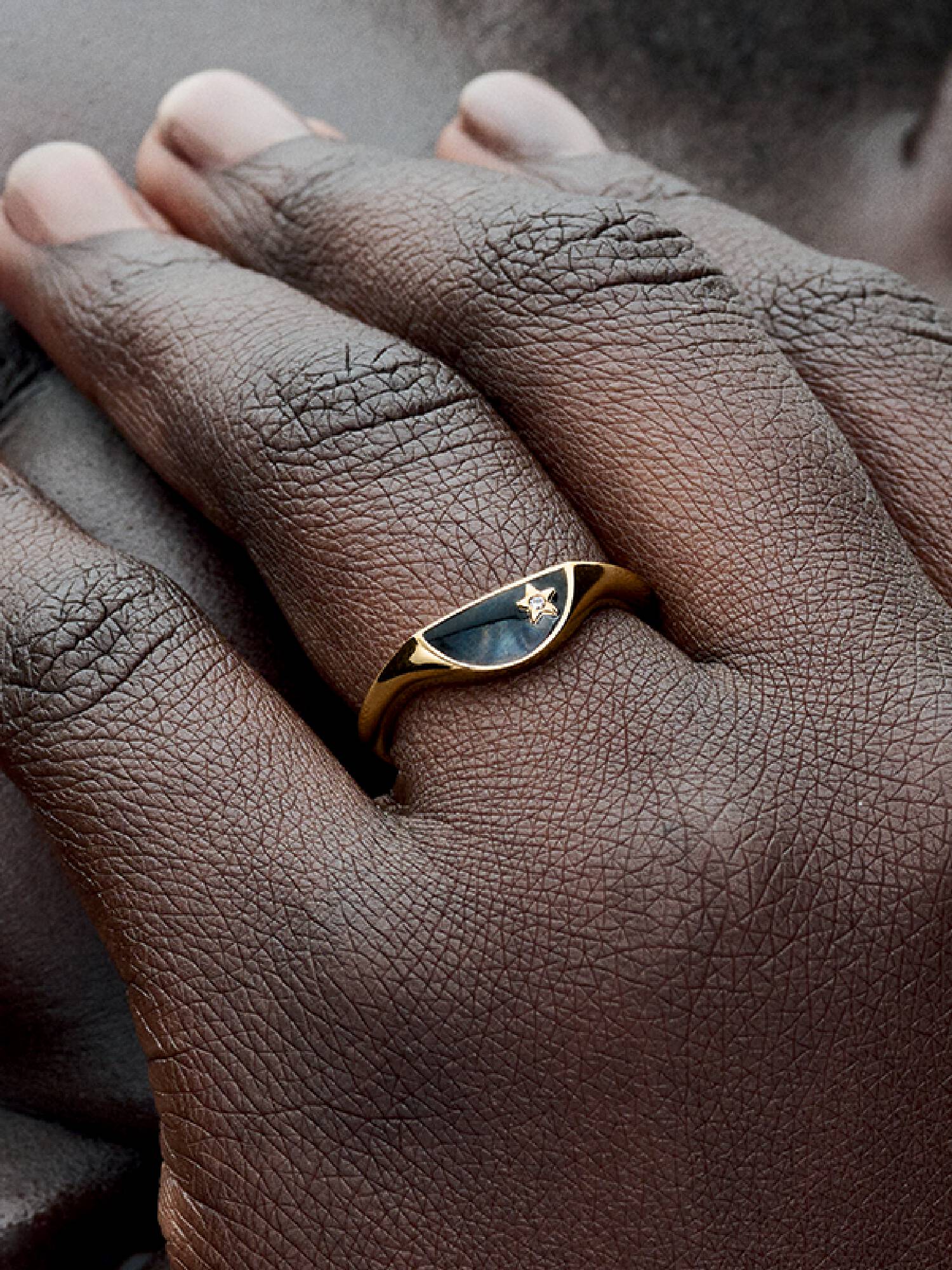 Anello Mezzo Sigillo con Smalto Pandora ME